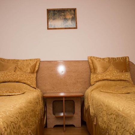 N&S Hotel Barlad Bîrlad 外观 照片
