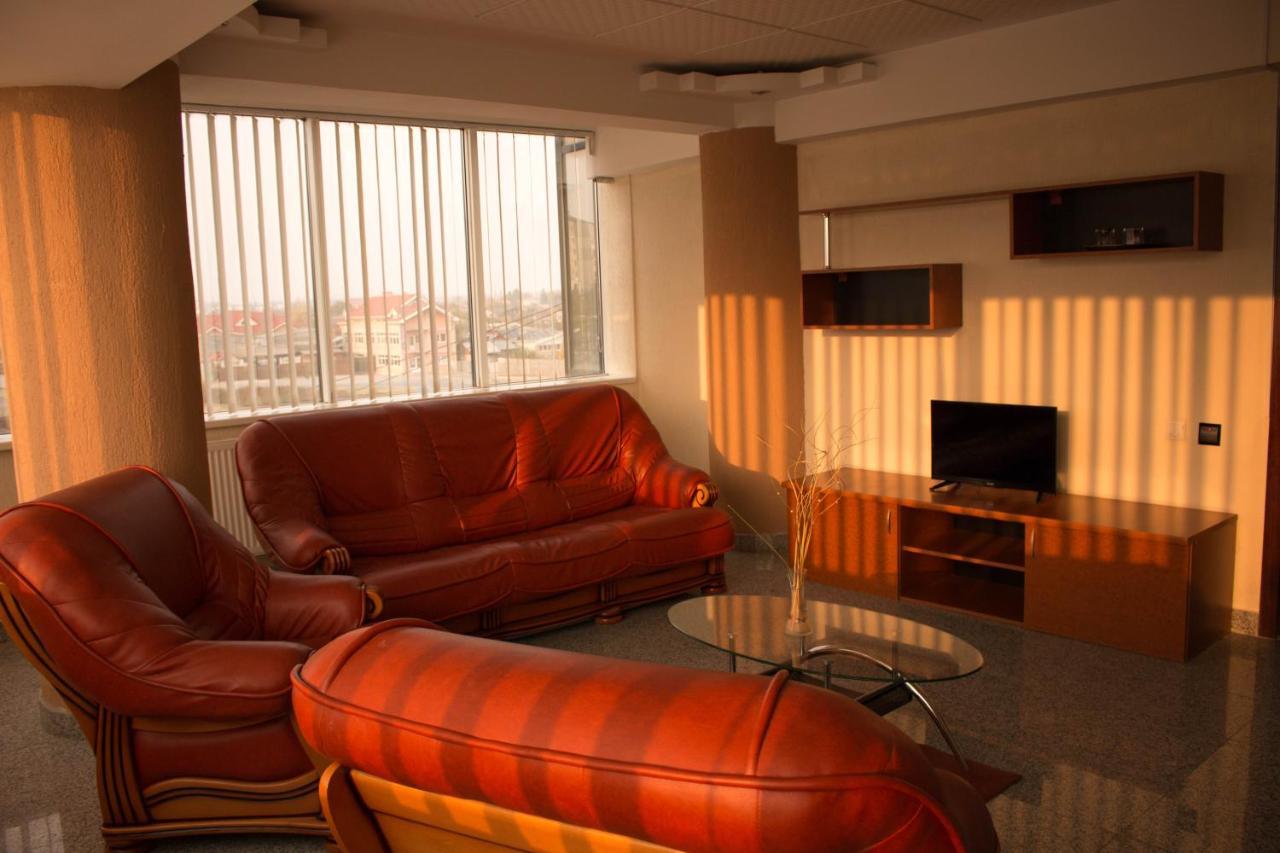 N&S Hotel Barlad Bîrlad 外观 照片